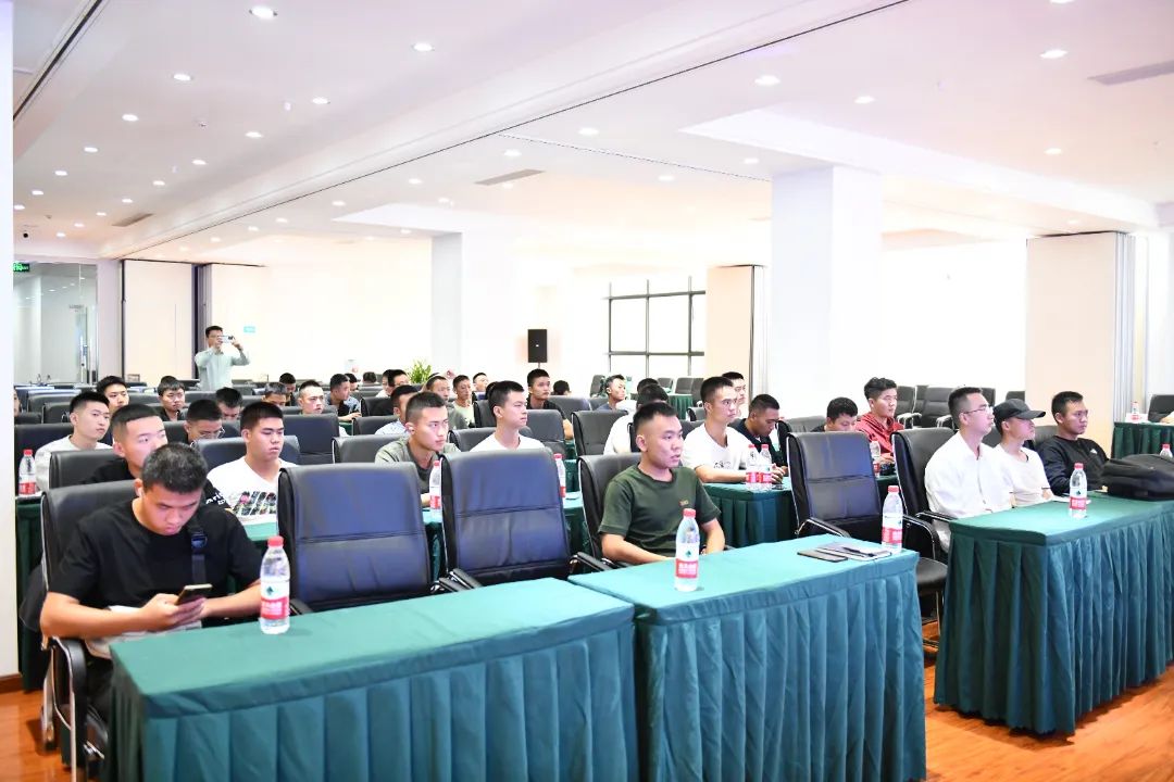 戎耀归绵不退志 职场扬帆再启航 ——PG电子餐饮集团退役武士岗位宣讲活动