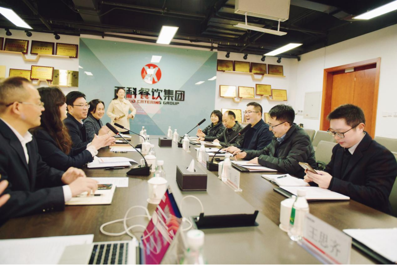 共筑协同育人平台，，，，，，，开启校企相助新篇：西南科技大学经济治理学院副院长郭四代一行到PG电子餐饮集团交流座谈