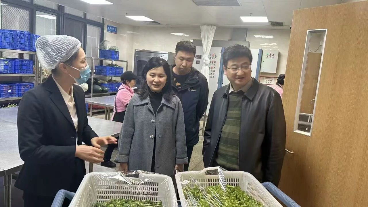 重庆儿童医院食物清静强化行动：副院长陈大鹏带队检查，，，，，，，确保饮食清静